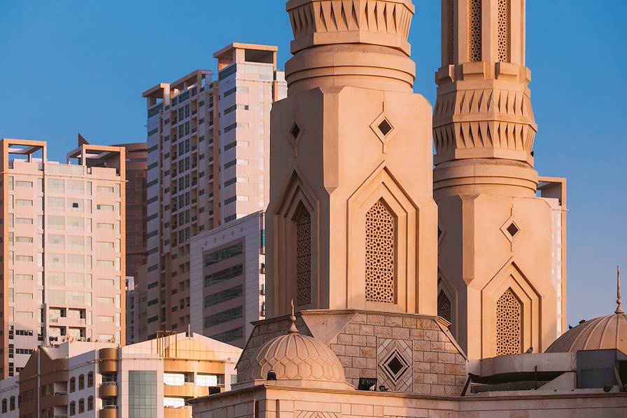 Mosquée Al Remeila - Ajman - Emirats Arabes Unis © Grigory Bruev/stock.adobe.com