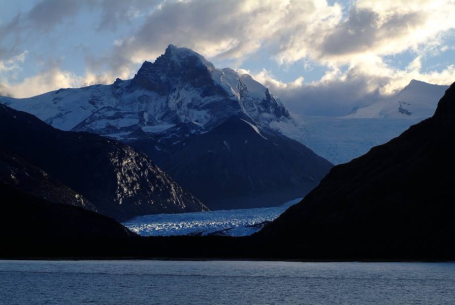 Lago Argentino - Argentine © Cruceros Australis