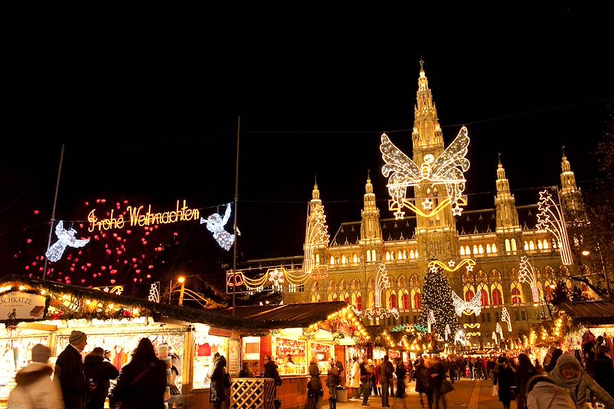 Marché de Noël à Vienne face à l'hôtel de ville - Autriche © Sonja Burtscher/Österreich Werbung/OT