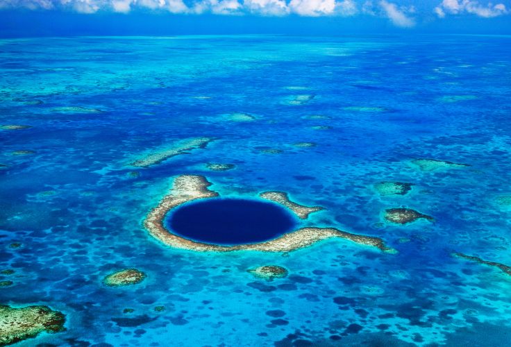 Grand Trou Bleu - Belize © Getty Images / Top Photo Group RF