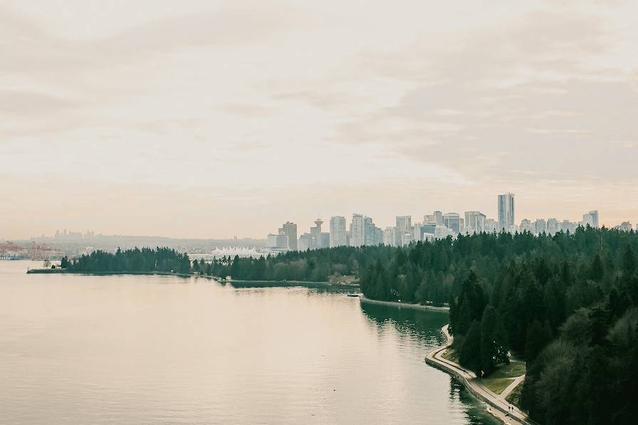 Stanley Park Seawall - Vancouver - Canada © Britney Gill