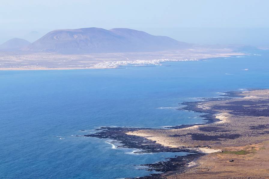 Caleta de Famara - Lanzarote - Canaries - Espagne © Karol Kozlowski/Getty Images/iStockphoto