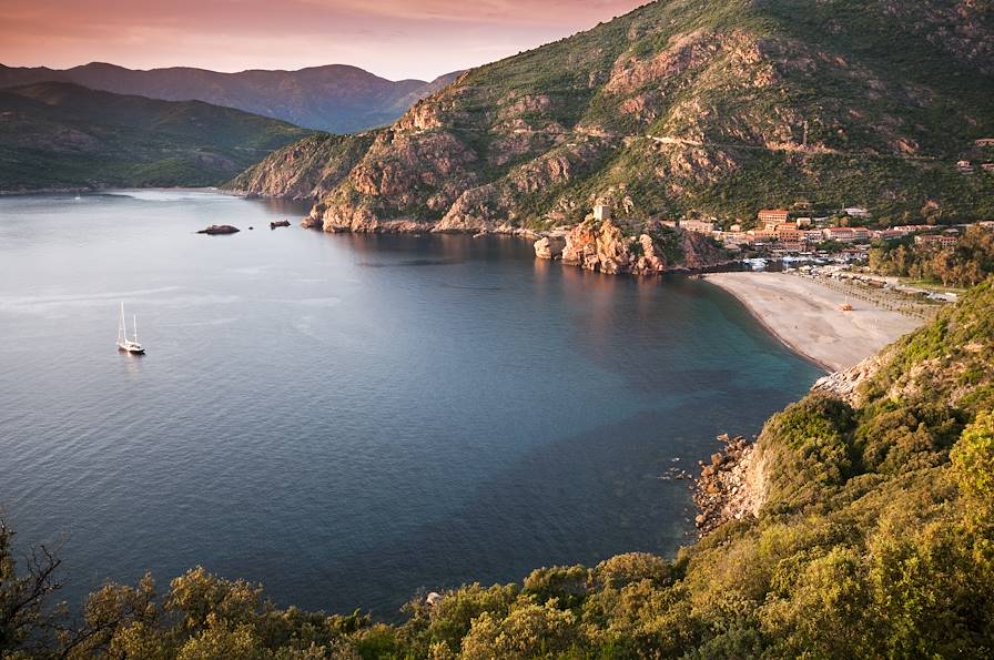 Porto - Corse - France © Dusan Zidar/Fotolia