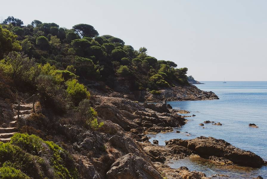 Cap Lardier - La Croix Valmer - France © Marc - stock.adobe.com