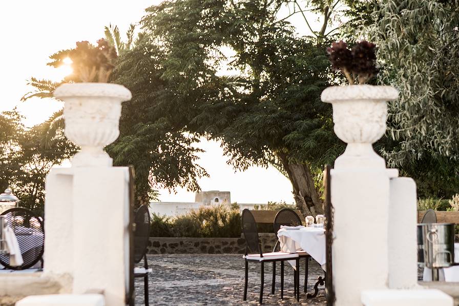 Pyrgos - Santorin - Cyclades - Grèce © Zoe Fidji