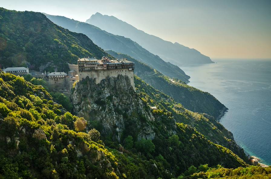 Monastère de Simonopetra - Grèce © Angel Yordanov/stock.adobe.com