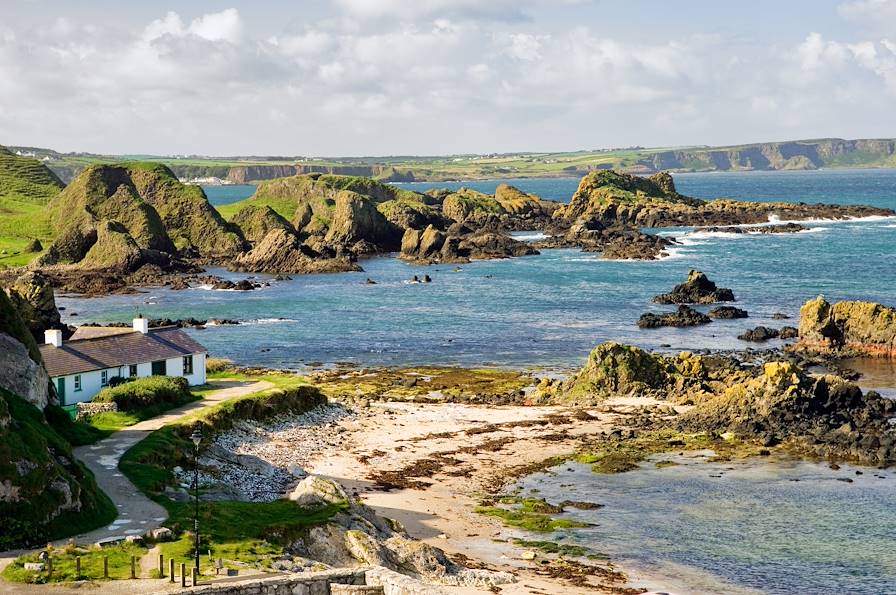 plage de Ballintoy - Antrim coast road - Irlande du Nord - Royaume-Uni © David Matthew Lyons / Adobe Stock