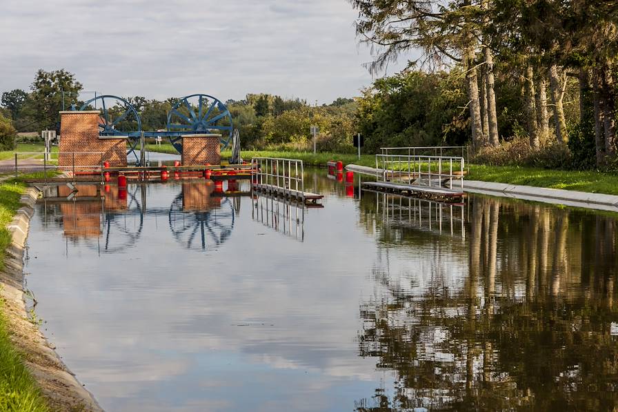 canal - Elblag - Pologne © Doin Oakenhelm - stock.adobe.com