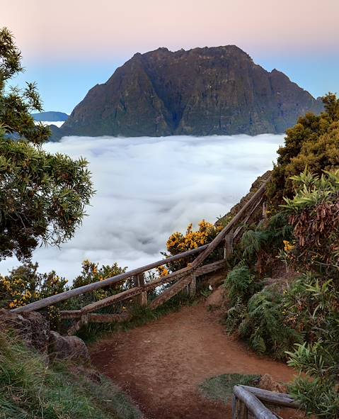 Piton Maïdo - La Réunion © Prod. Numérik - stock.adobe.com