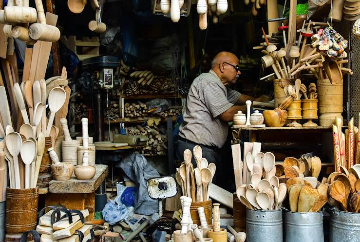 souk tunisie © Taha Loukil-Unsplash