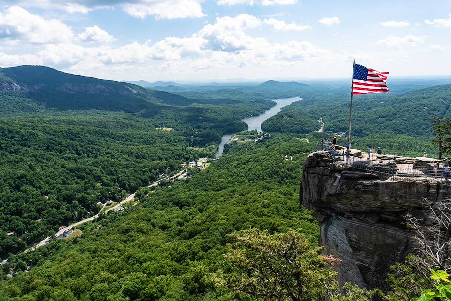 Chimney Rock State Park - Caroline du Nord - Etats-Unis © bettys4240 - stock.adobe.com