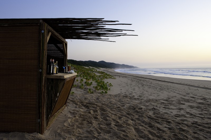 Jolie plage d'Afrique du sud avec une cabane