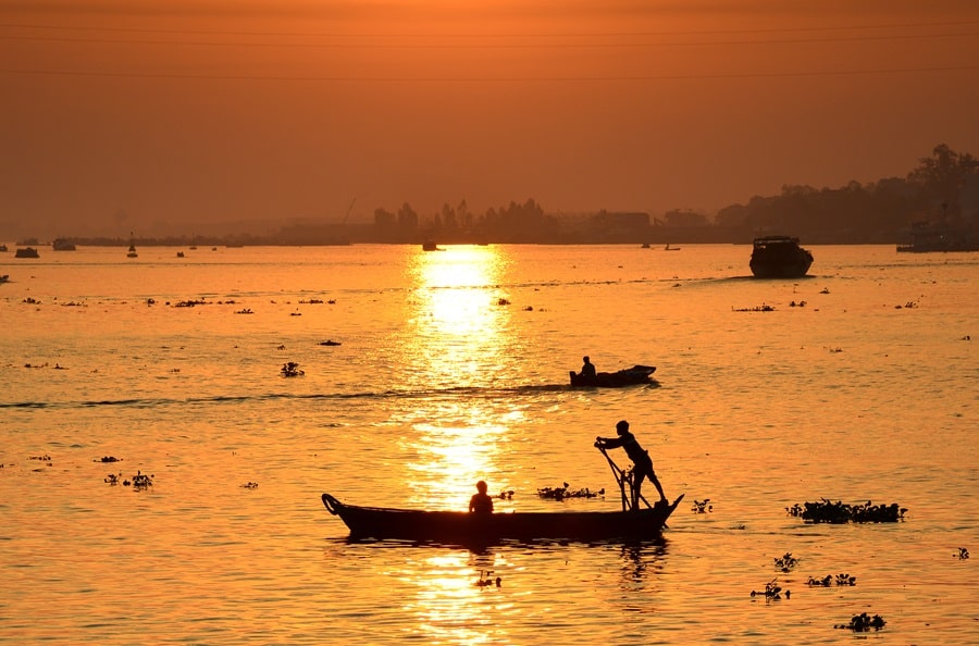 Coucher de soleil dans le delta du Mekong