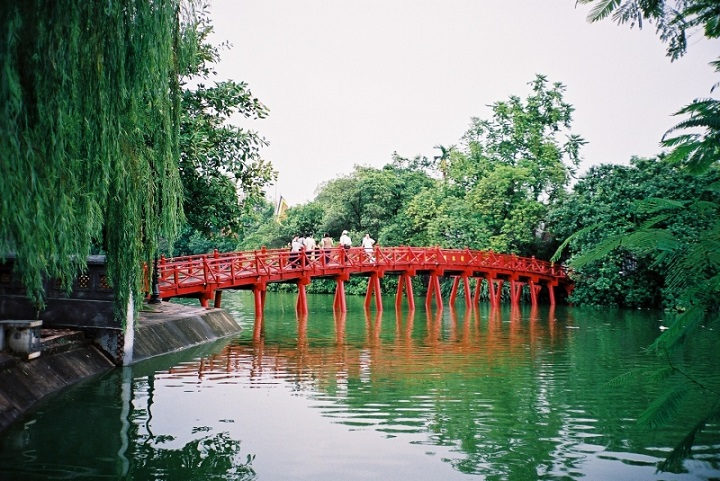 Pont du lac de l’Épée à Hanoï